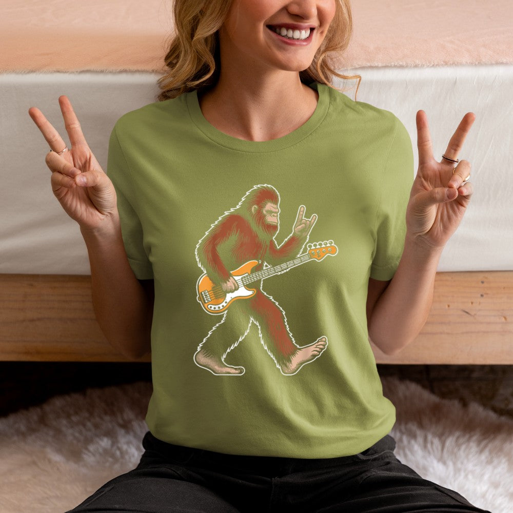 Bass guitarist bigfoot rock music guitar player sasquatch T-Shirt - Heart To Heart